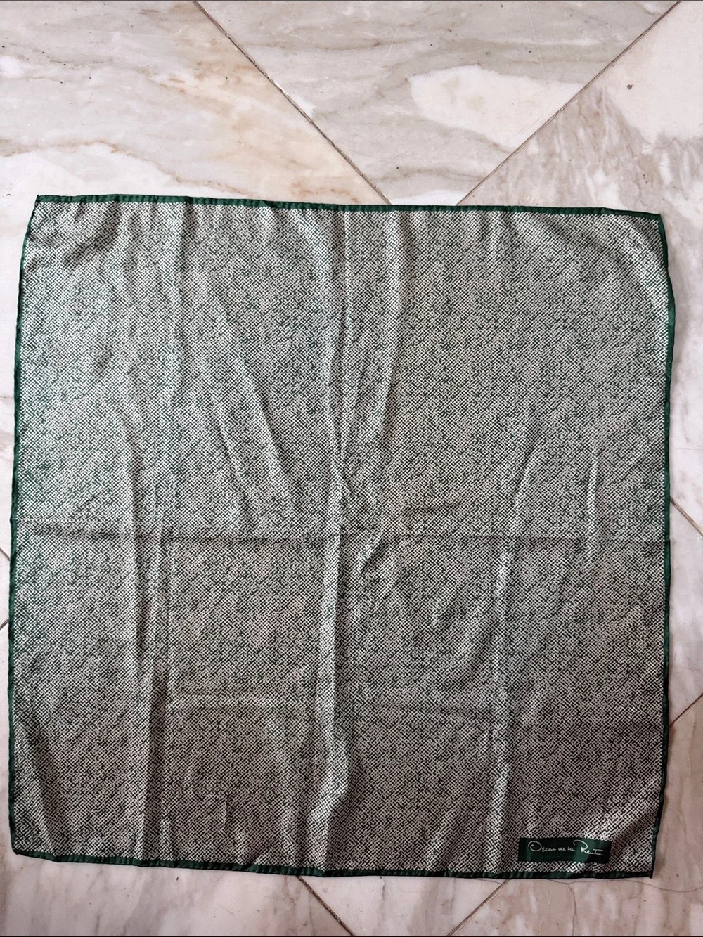 Oscar De La Renta Vintage 1960’s Green Patterned Silk Scarf 🧣 22” by 23”